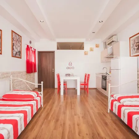 Marina Apartment *