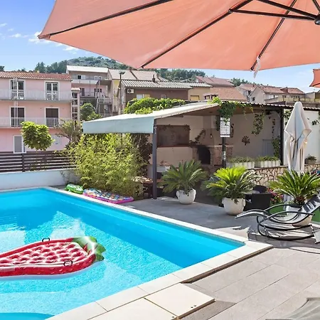Marina Apartment *