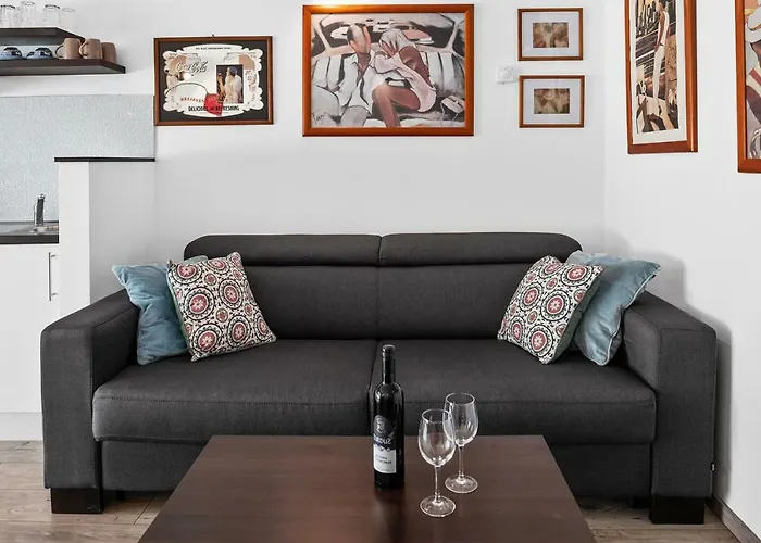 滨海公寓 * 希贝尼克